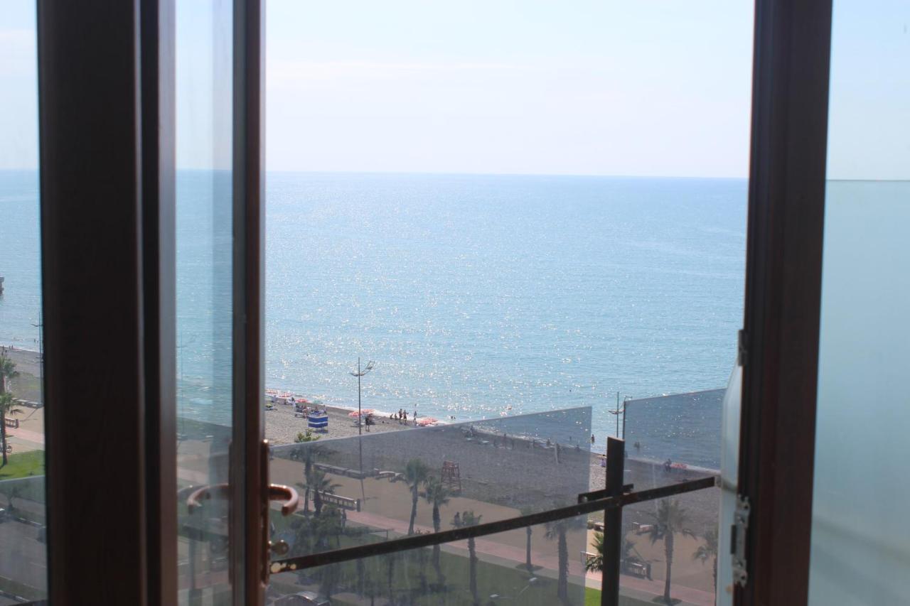 Apartment On The Back Sea Batoemi Buitenkant foto